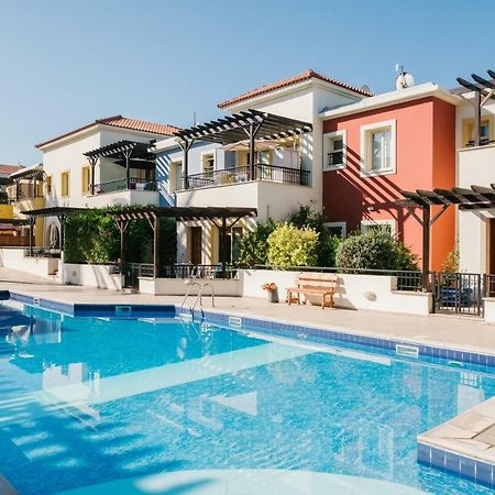 Aphrodite Gardens No.9 Luxury Apt Пафос Екстериор снимка