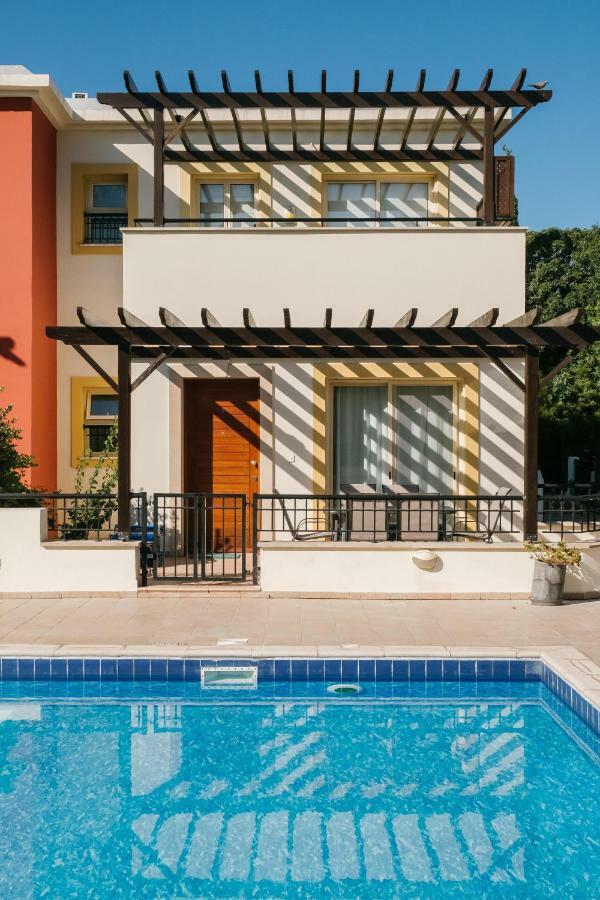 Aphrodite Gardens No.9 Luxury Apt Пафос Екстериор снимка