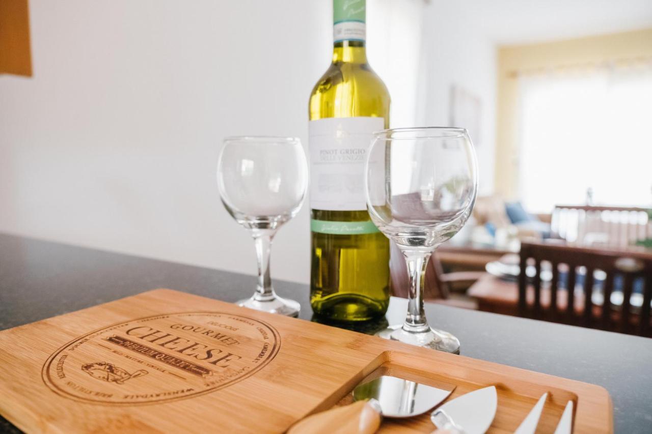 Aphrodite Gardens No.9 Luxury Apt Пафос Екстериор снимка