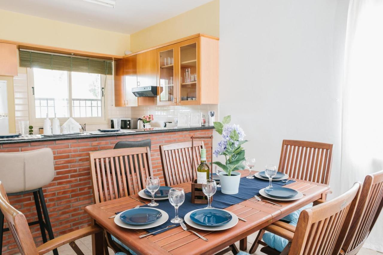 Aphrodite Gardens No.9 Luxury Apt Пафос Екстериор снимка
